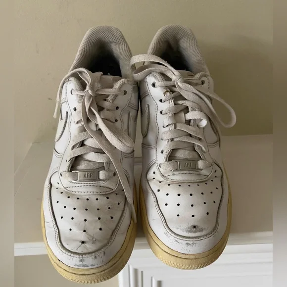 Nike Air Force 1 Women’s White Sneakers Size 7 - Picture 1 of 8